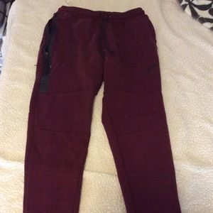 Men’s MED NIKE Tech Maroon Sweatpants Used